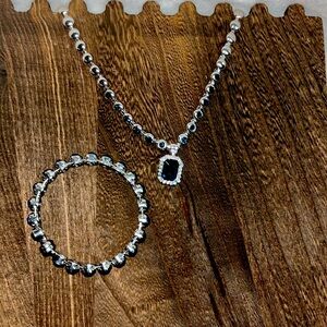 Blue stone pendant necklace and bracelet